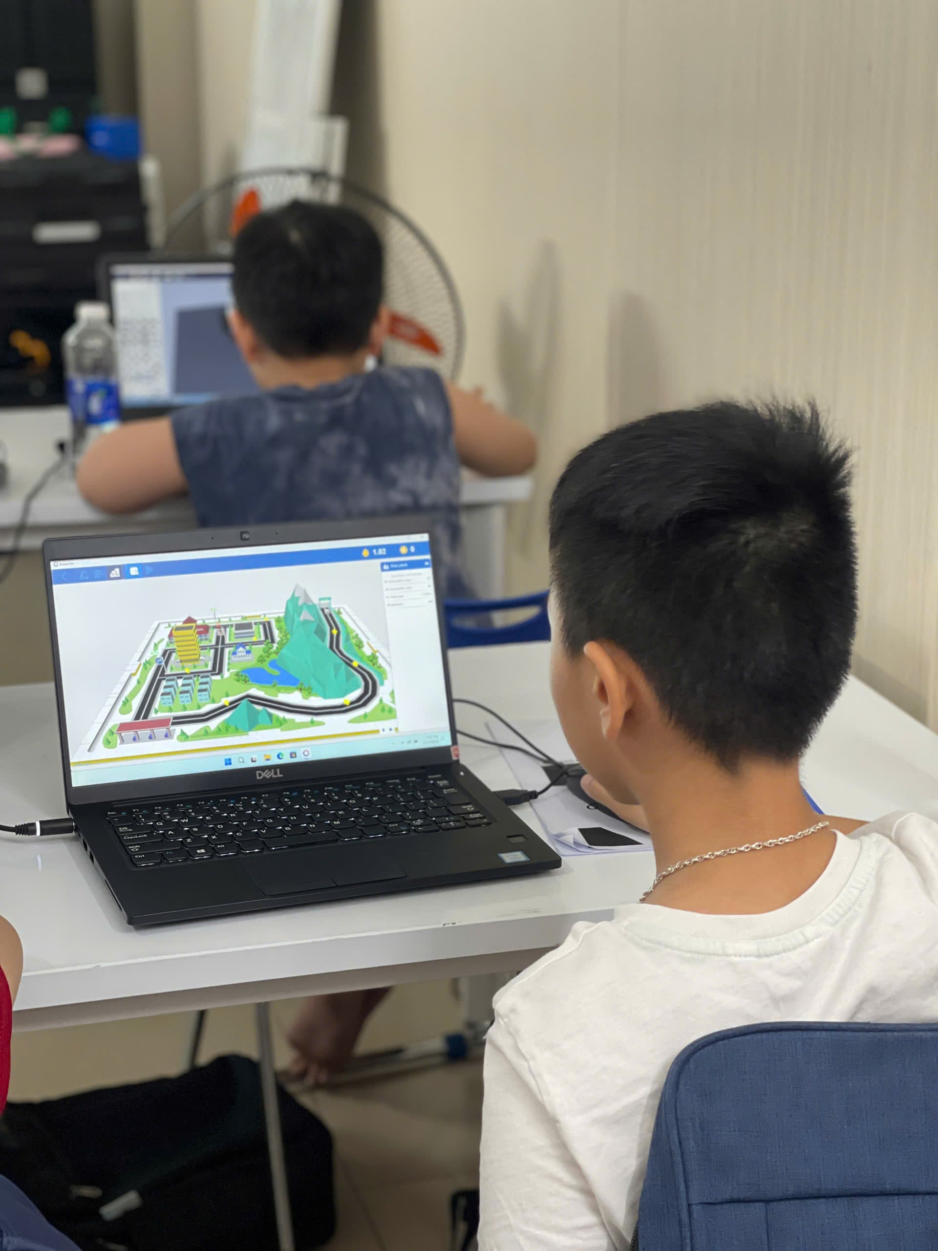 Con thực hành RoboSim